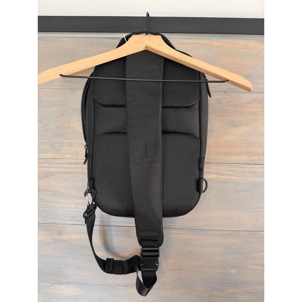 Tomtoc Explorer-A54 Sling Bag Black Beta Hat Tech Shoulder Bag A54D2D1 NWT Logo